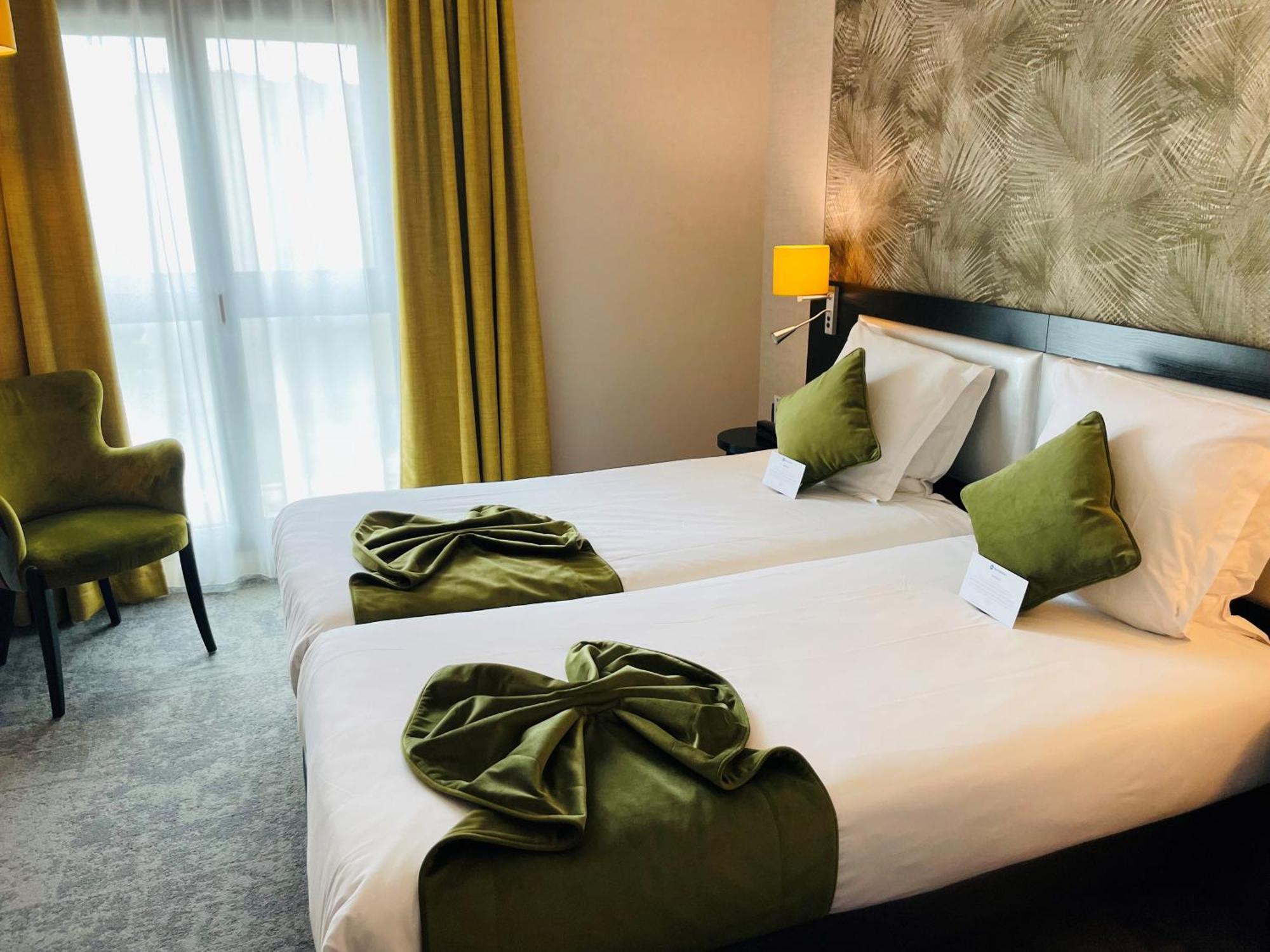 Standard Twin Room